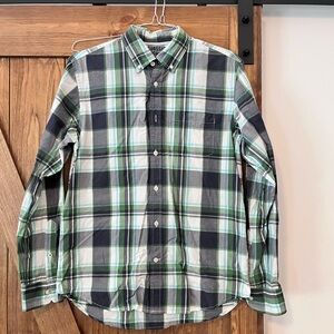 Men’s classic fit casual button down
